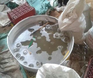   مصر اليوم - ضبط مصنع عصائر في سوهاج يستخدم موادَّ غيرَ صالحه