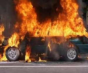   مصر اليوم - مجهولون يشعلون النار في سيارتين بطنطا