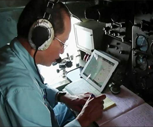   مصر اليوم - توسيع منطقة البحث عن الطّائرة الماليزيّة المختفية