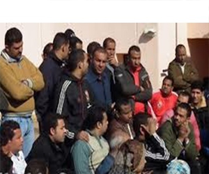 مصر اليوم - استياء بين عمال الأهلي لعدم صرف مستحقاتهم المتأخرة