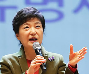   مصر اليوم - رئيسة كوريا الجنوبية تعتذر عن كارثة العبارة