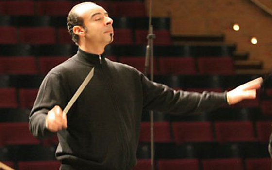   مصر اليوم - عباسي يقود السيمفوني بين الغسق والسحر في الأوبرا المصرية