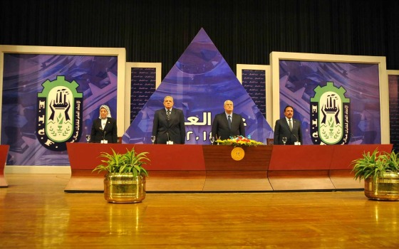   مصر اليوم - منصور يكرّم 12 قيادة في الاحتفال بـ عيد العمال في مركز القاهرة للمؤتمرات