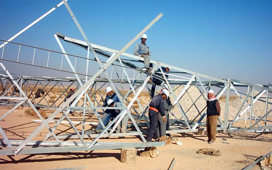   مصر اليوم - منصور يطالب العمال بتكاتف جهودهم لزيادة إنتاج في الدولة ويتفهم مطالبهم