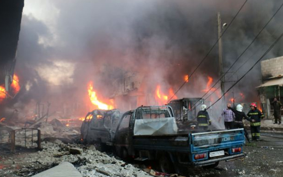   مصر اليوم - النصرة تتبنّى تفجير سيارتين مفخَّختين في العباسية ومقتل 51 مواطنًا علويًا