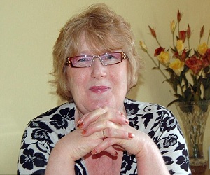 مصر اليوم - جان فورد 63 عامًا مدمنة زواج تبحث عن الرجل السابع