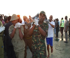   مصر اليوم - الحصيلة الجديدة لغرق سفينة في زنجبار 38 قتيلاً و107 مفقودين