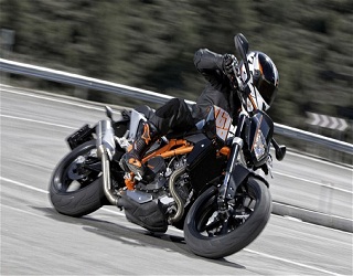 مصر اليوم - الدراجة كي تي أم تدخل السوق بأسطوانة واحدة