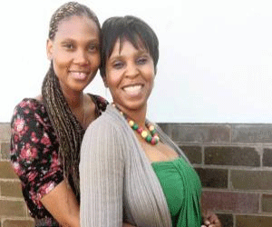   مصر اليوم - العلكة تقود شقيقتين في جنوب أفريقيا للاحتجاز ودفع غرامة