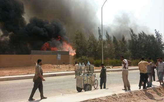 مصر اليوم - بدء التحقيقات في حريق لادا للسيارات في العاشر من رمضان