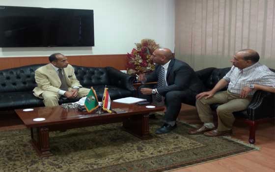   مصر اليوم - محافظ الفيوم يبحث مشكلات مياه الشرب والصرف الصحي في المحافظة