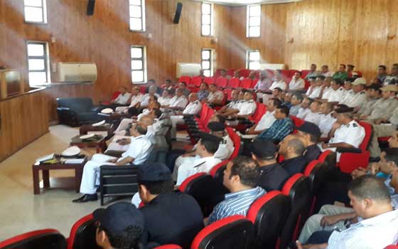   مصر اليوم - مدير أمن البحر الأحمر يستقبل الضبّاط الجدد ويعرض عليهم خطط العمل