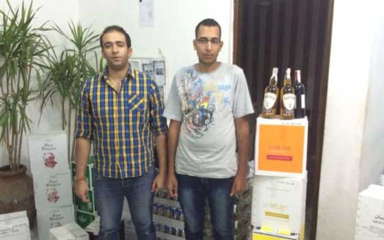   مصر اليوم - الشرطة توقف سائقًا يتاجر بالخمور في مارينا الساحل الشمالي