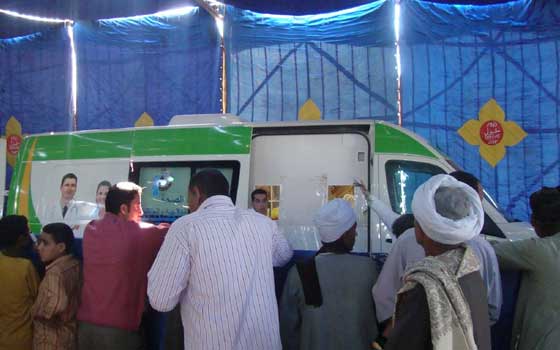   مصر اليوم - توقيع الكشف الطبي على 1213 حالة في قافلة طبية في الأقصر