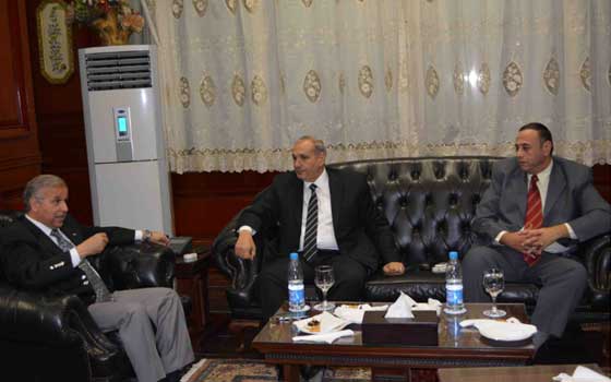   مصر اليوم - محافظ الأقصر يشدد على ضرورة تحقيق الأمن وفرض الاستقرار