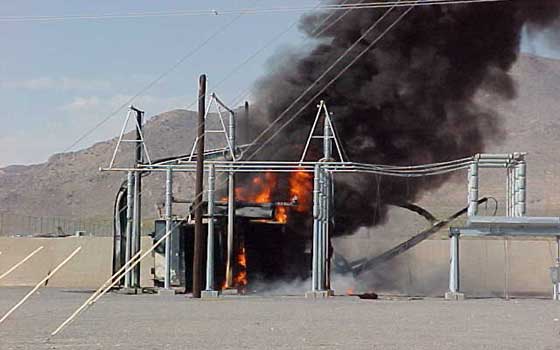 مصر اليوم - احتراق محول كهرباء إثر إرتفاع درجة الحرارة في مدينة أسيوط