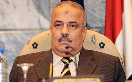 مصر اليوم - إصابة ضابط أثناء محاولة سرقة سيَّارته في العاشر