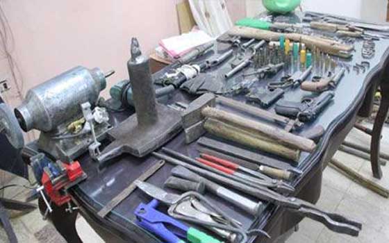 مصر اليوم - القبض على مصّنع وتاجر أسلحة نارية في الشرقية