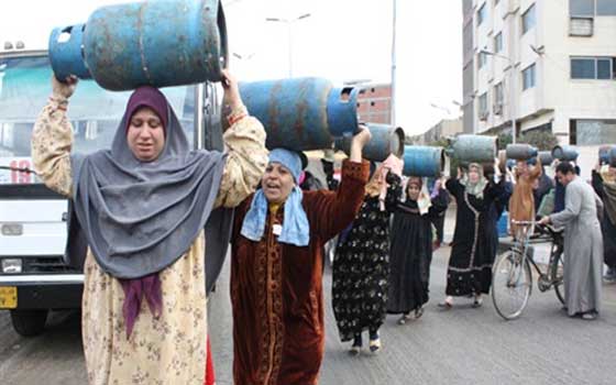   مصر اليوم - توزيع إسطوانات غاز على عدَّة مراكز في مطروح