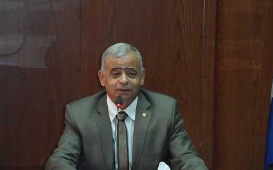 مصر اليوم - جولة تفقدية لمحافظ السويس في المستشفي العام