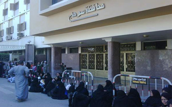   مصر اليوم - ضبط مدرس بتهمة النصب على أهالي المنشاة في سوهاج