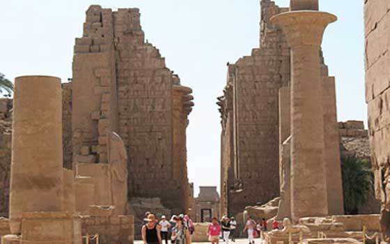   مصر اليوم - إجراءات أمنية مكثفة في الأقصر في ذكرى فض اعتصام رابعة