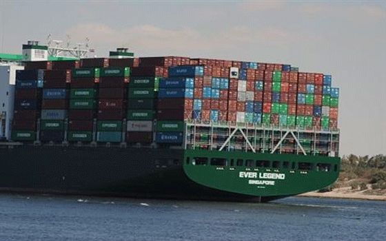   مصر اليوم - إنقاذ سفينة حاويات ليبيرية تعرضت للجنوح في قناة السويس