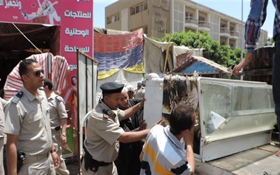   مصر اليوم - حملة أمنية مكبرة لإزالة لإشغالات الثابتة والمتحركة في دمنهور