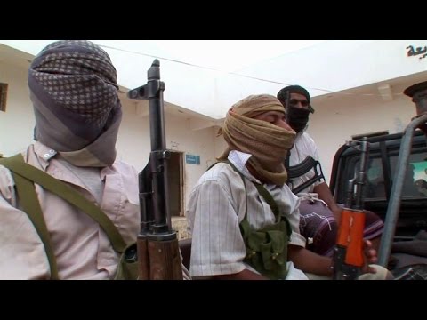 تنظيم القاعدة يعدم 20 جنديًا يمنيًا في محافظة شبوة