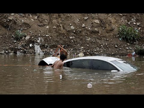 بالفيديو مقتل 24 شخصًا في اليمن جراء الأمطار الغزيرة