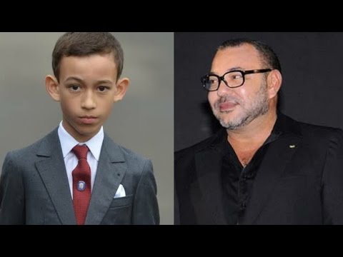 شاهد عندما صحح الملك محمد السادس  خطأ ابنه