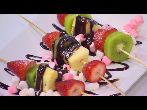 طريقة عمل ستيكس الفواكه بصوص الشكولاتة