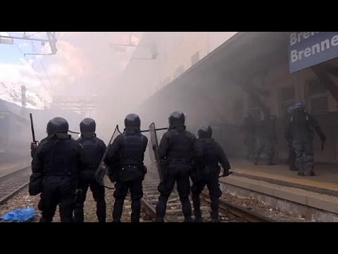 شاهد اشتباكات عنيفة عند ممر برنر الحدودي بين النمسا وإيطاليا