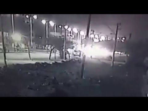 شاهد  لحظة الهجوم المتطرف على سيارة شرطة في حلوان