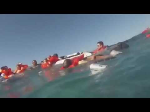 لحظات مرعبة لغرق سفينة سياحية