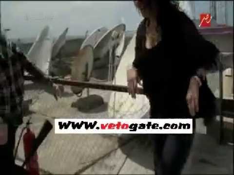 علقة ساخنة من غادة عادل لـ  رامز جلال