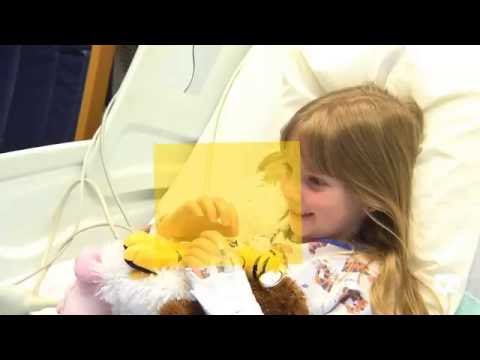 الأبطال الخارقون يزورون الأطفال مرضى السرطان فى أميركيا