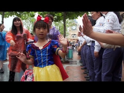 بالفيديو مجموعة ديزني تدشن في شانغهاي اول متنزه لها