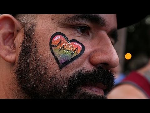 شاهد وقفة تذكارية تخليدًا لأرواح ضحايا اعتداء أورلاندو
