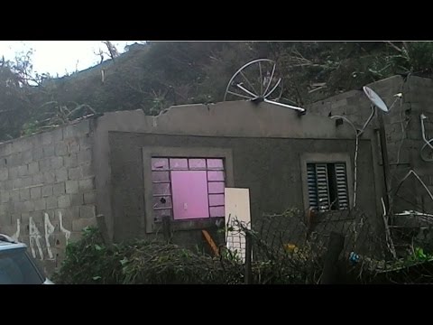 نجاة أسرة من الموت قبل انهيار سقف منزلهما