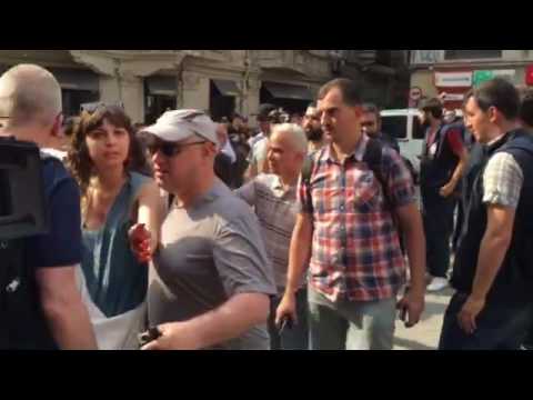 شاهد الشرطة التركية تفرق المثليين بالغاز والمطاط
