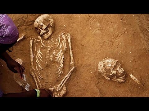 اكتشاف أول مقبرة فلستية قرب عسقلان