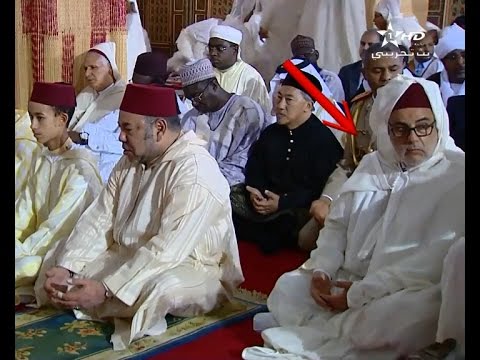 شاهد اللقطة التي استغرب لها المغاربة في صلاة العيد