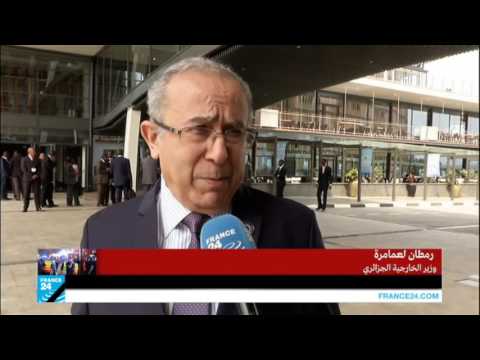 وزير خارجية الجزائر يعبر عن تضامن بلاده مع فرنسا