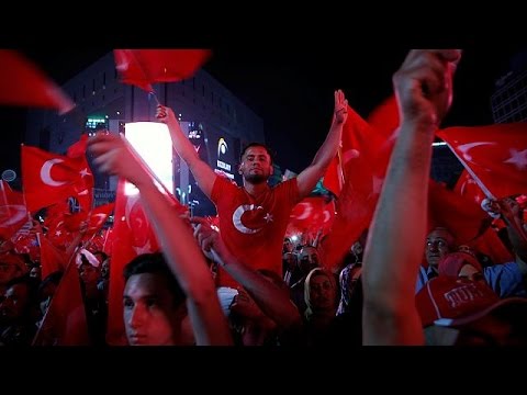 شاهد اعتقال آلاف المتورطين في تركيا