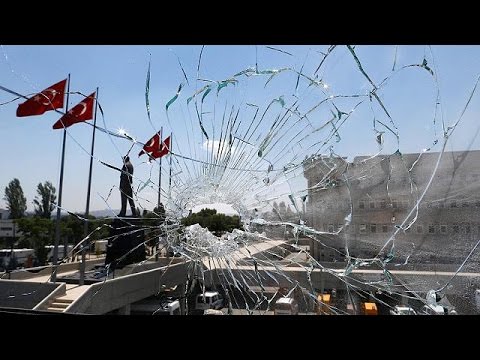 شاهد حملات تطهير الجيش والداخلية من الانقلابيين في تركيا
