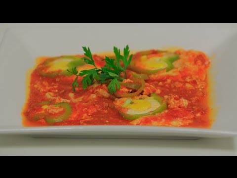 طريقة عمل بيض بالطماطم و الثوم و الفلفل الرومي