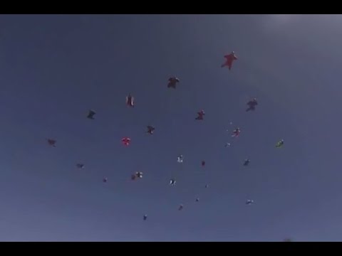 أرقام قياسية جديدة لرياضيي wingsuit بدلة الجناح الروس