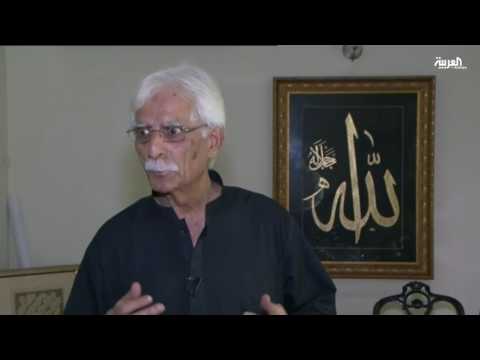 خطاط باكستاني يكتب باللغة العربية ولا يجيد التحدث بها
