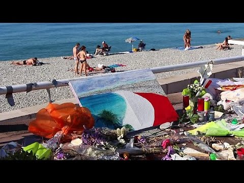 45 مصابا في تدافع وفوضى سببها صوت الألعاب النارية جنوب فرنسا
